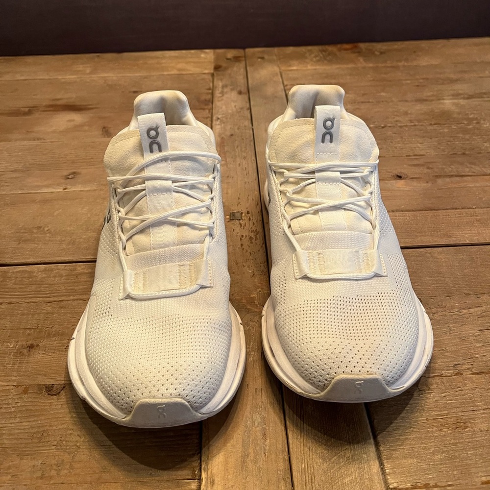 On Cloud Running Women’s Cloudnova - image 2